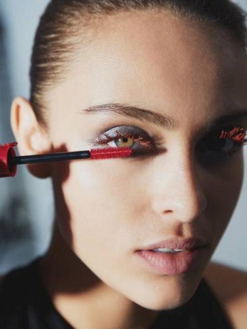 Тушь для ресниц розовая. Цветная тушь для ресниц: как выбрать оттенок?