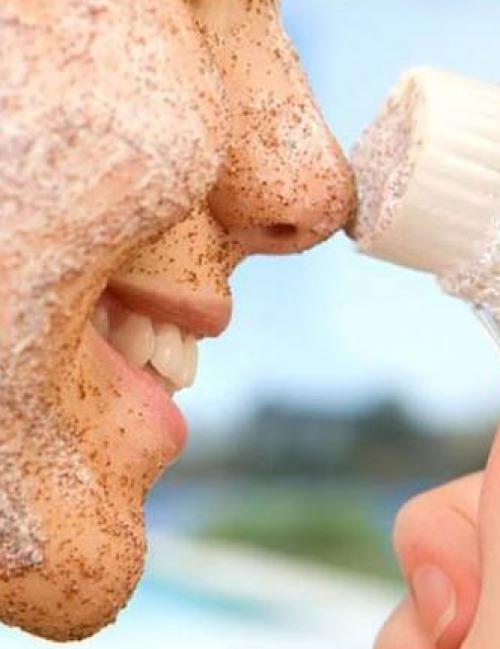 Скраб для лица из меда от черных точек. Домашний скраб для лица от черных точек: рецепты