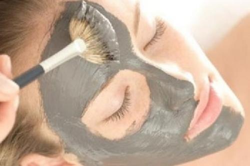 Глина от черных точек применение рецепты масок. О чёрной глине для кожи лица: очищение, омоложение и лифтинг одновременно