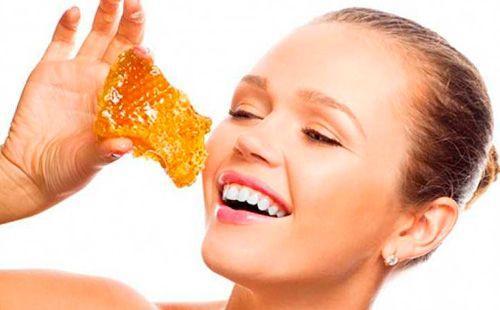 Скраб из меда для губ. Скраб для губ в домашних условиях рецепт, как сделать, как отшелушить губы