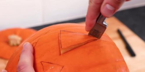 Маска тыквы хэллоуин. Как вырезать тыкву на Хэллоуин: пошаговая инструкция