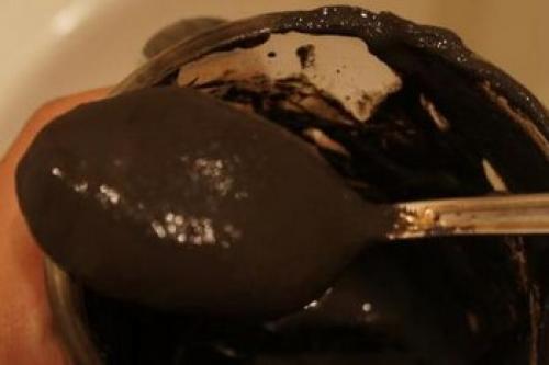 Глина от черных точек применение рецепты масок. О чёрной глине для кожи лица: очищение, омоложение и лифтинг одновременно