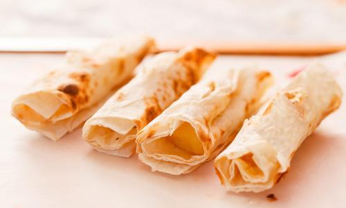 Закуска из лаваша с сыром. Лаваш с сыром