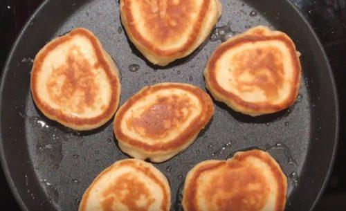 Рецепт пышных оладьев на кефире. Как приготовить пышные оладьи на кефире — пошаговый рецепт