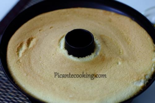 Торт Ангельский бисквит с клубникой. Ангельский торт с лимонным кремом и клубникой