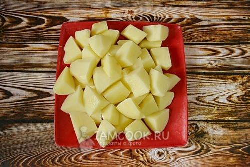 Мясо с картошкой в горшочках. Тушеная картошка с мясом в горшочке