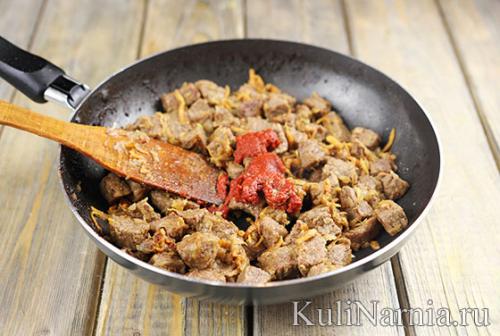 Гуляш из говядины с подливкой