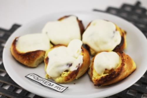 Булочки из слоеного теста с творогом. Рецепт 1: дрожжевые булочки с творогом (пошагово)