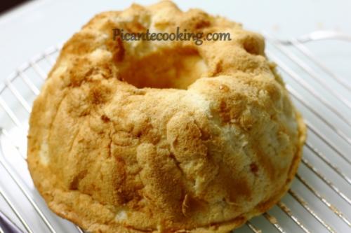 Торт Ангельский бисквит с клубникой. Ангельский торт с лимонным кремом и клубникой