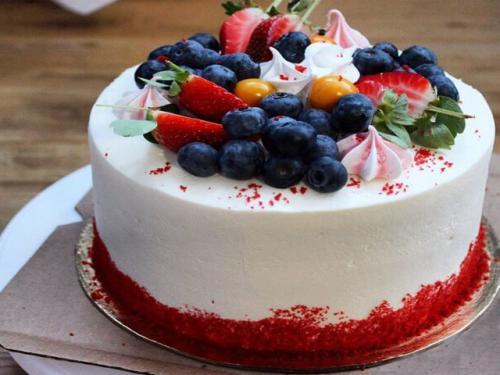 Как украсить красный БАРХАТ торт. Как можно украсить торт