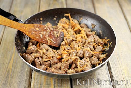 Гуляш из говядины с подливкой