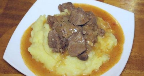 Как приготовить гуляш из говядины в мультиварке. Сколько и как готовить венгерское блюдо?