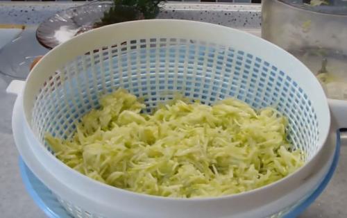 Вкусные оладьи из кабачков. Как приготовить пышные оладьи из кабачков быстро и вкусно