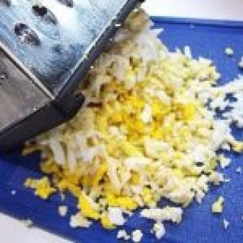 Быстрая закуска из лаваша с еврейским салатом