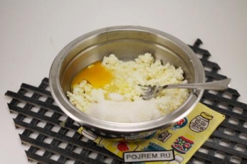 Булочки из слоеного теста с творогом. Рецепт 1: дрожжевые булочки с творогом (пошагово)