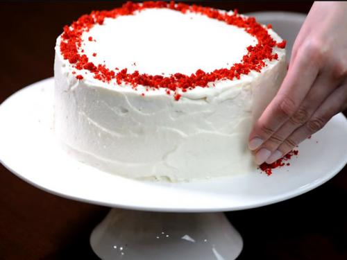 Как украсить красный БАРХАТ торт. Как можно украсить торт