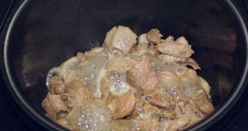 Как приготовить гуляш из говядины в мультиварке. Сколько и как готовить венгерское блюдо?