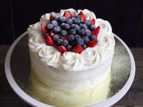 Как украсить красный БАРХАТ торт. Как можно украсить торт