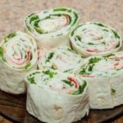 Быстрая закуска из лаваша с еврейским салатом