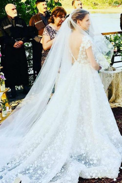 Лариса Гузеева сын. Сын Ларисы Гузеевой сыграл свадьбу