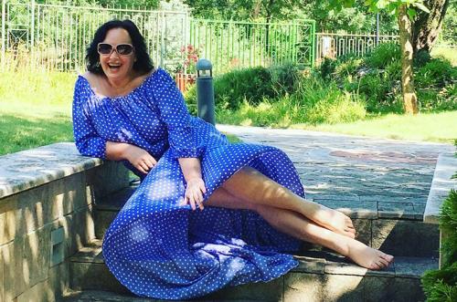 Цветотип Ларисы Гузеевой. Жестокий романс: как одевается Лариса Гузеева