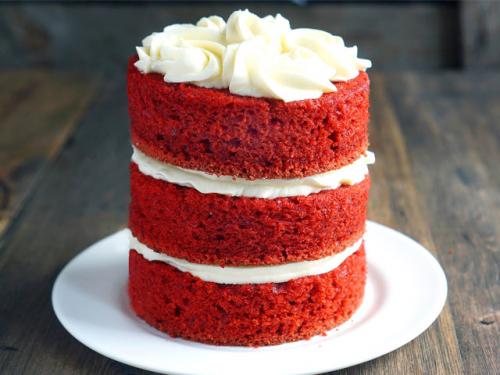 Как украсить красный БАРХАТ торт. Как можно украсить торт