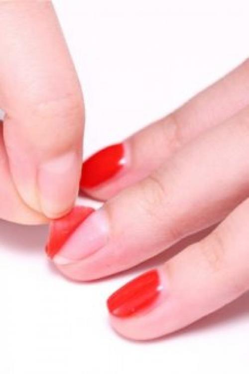 Почему гель на ногтях отслаивается. Почему отслаивается гель-лак от ногтей: причины и особенности