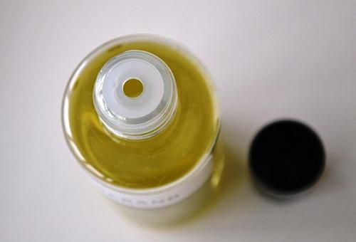 Масло для сухой кожи. Косметические масла для увлажнения кожи 01 Масло для сухой кожи. Косметические масла для увлажнения кожи 01