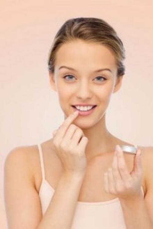 Гигиеническая помада пантенол. Гигиеническая помада «Пантенол»: идеальный уход за губами