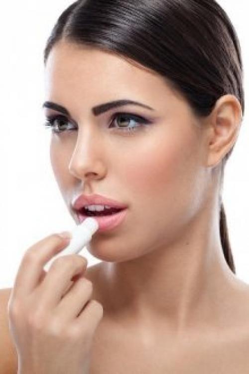 Гигиеническая помада пантенол. Гигиеническая помада «Пантенол»: идеальный уход за губами