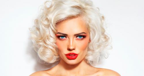 Помада для блондинок с карими глазами. Идеальные оттенки помад для блондинок