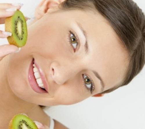 Маска из киви сколько держать. Киви: маски для лица, лучшие рецепты
