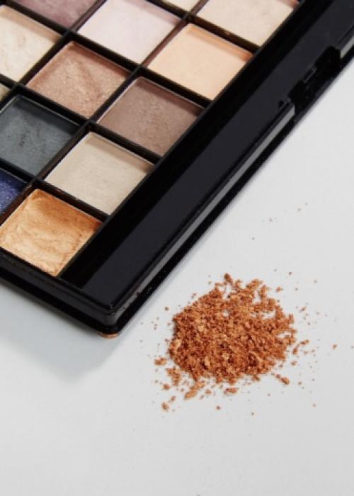 Дневной макияж для серых глаз и русых волос 30