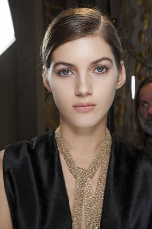 Миндалевидные глаза макияж. Правила макияжа для миндалевидных глаз