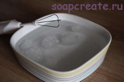 Крем-скраб для лица. Питательный крем-скраб для лица