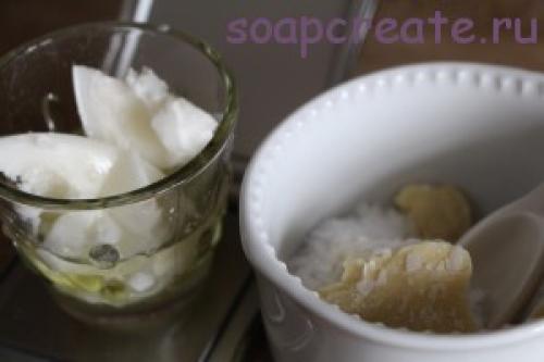 Крем-скраб для лица. Питательный крем-скраб для лица