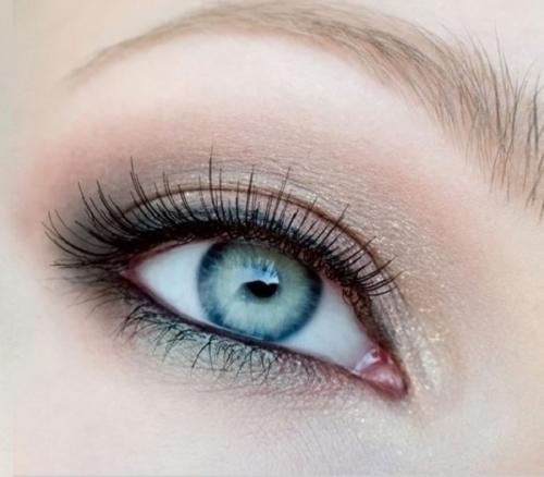 Макияж для голубых глаз повседневный. Идеи мейк-апа на каждый день