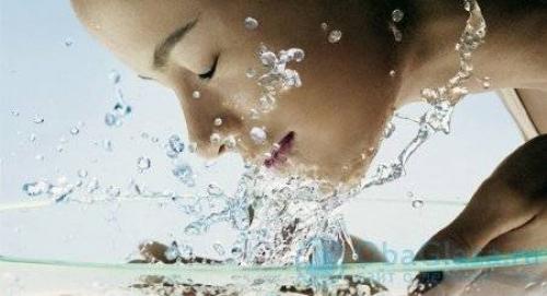 Как быстро избавиться от опухших глаз после слез утром. Как убрать отеки глаз после слез? 16