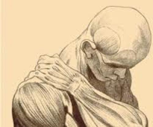 Боль под левой лопаткой и грудью. Почему возникает боль под левой лопаткой?