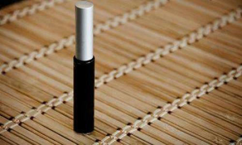 Тушь из активированного угля. Как сделать в домашних условиях тушь для ресниц из активированного угля своими руками?