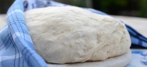 Тесто на кефире для пирогов. Тесто на кефире без яиц