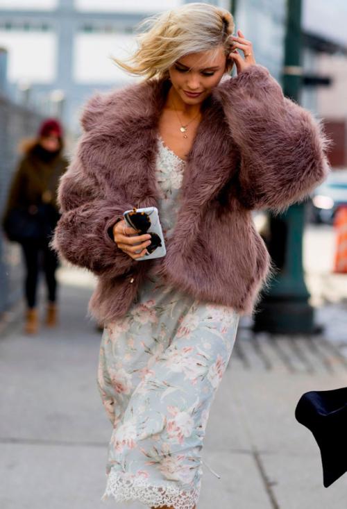 С какой обувью носить шубу ниже колена. С чем носить короткую шубу?