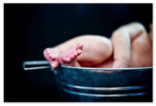 С чем делать клизму новорожденному при запоре. Как сделать клизму новорожденному и грудничку: пошаговая инструкция