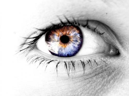 Что будет если поднести к глазу пылесос?