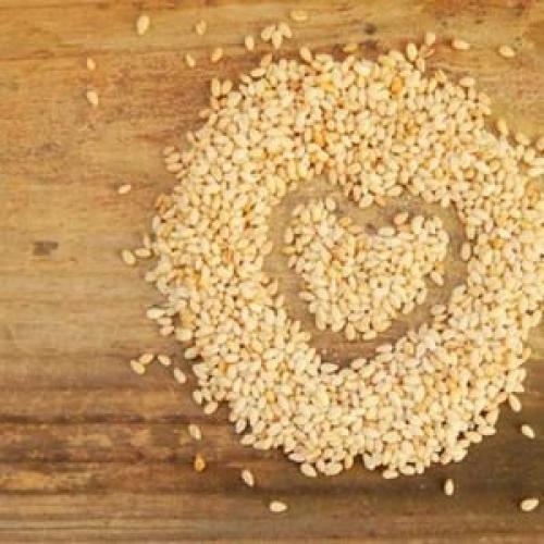 Черный кунжут. Семена кунжута белого и черного: польза и вред