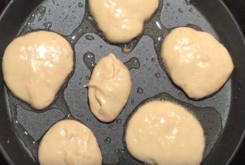 Рецепт оладьи на кефире пышные. Как приготовить пышные оладьи на кефире — пошаговый рецепт