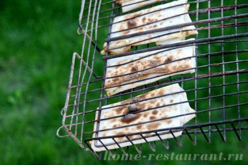 Лаваш на мангале закуска.