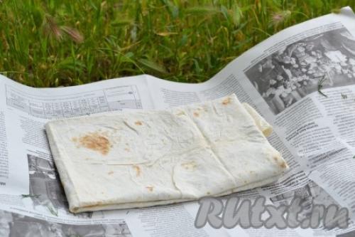 Лаваш с сыром и зеленью на мангале