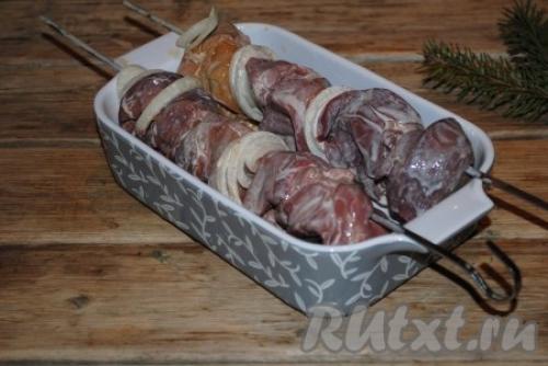 Шашлык из куриной печени в духовке