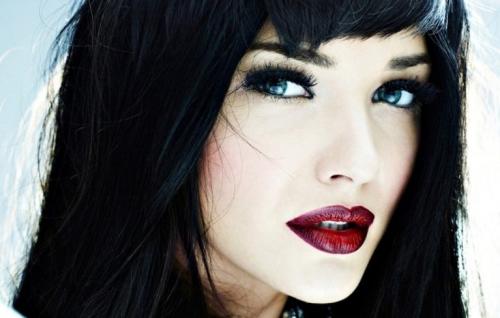 Естественный макияж для брюнеток. Как сделать легкий макияж для брюнеток: подбираем неотразимый образ